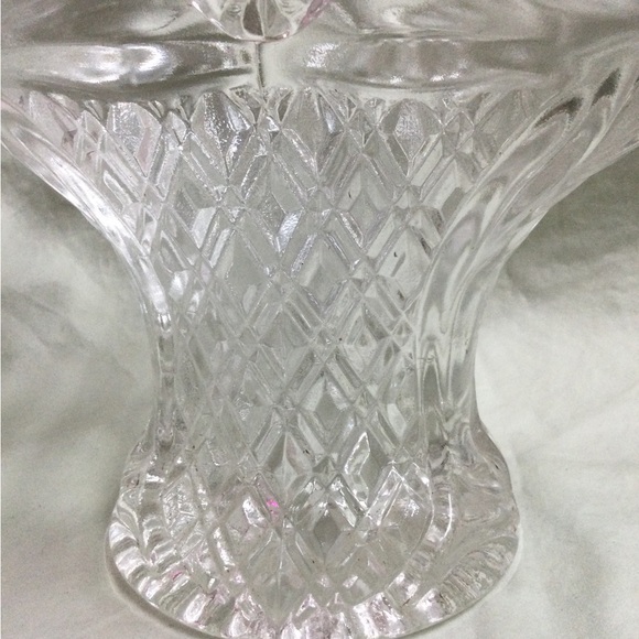 Vintage Glass Brides Basket with handle - Picture 7 of 7